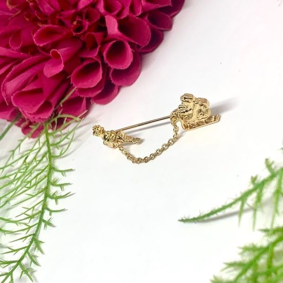VINTAGE⚜️AVON Christmas Sleigh Chatelaine Pin - Picture 6 of 11